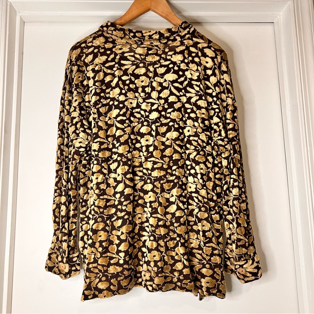 New York & Company Retro Brown and Gold Floral Top - Size Medium - Picture 5 of 10